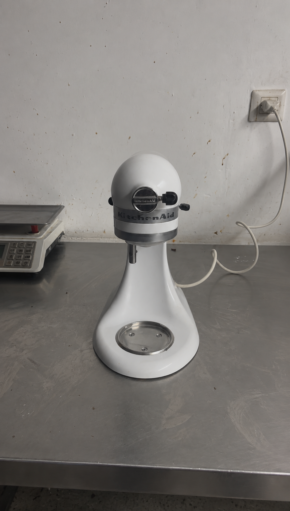 Batidora KitchenAid atendida por TecniSolutions